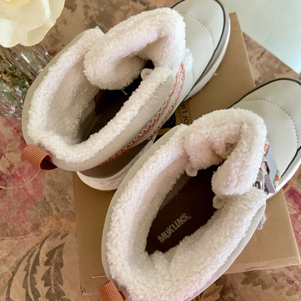 MUK LUKS All Weather Boots, Waterproof Faux-Fur Lined Quilted Wren Boots, Size 8 - Picture 5 of 9